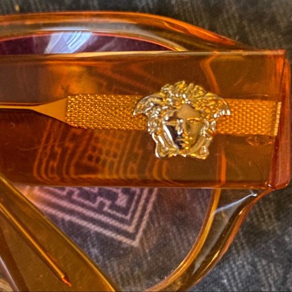 COPY - AUTHENTIC VERSACE SUNGLASSES, EXTREMELY RARE FIND, - Picture 5 of 8